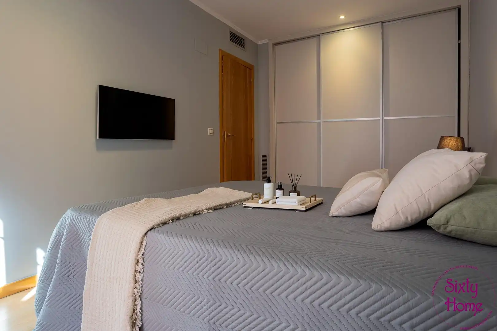 Bedroom of Flat for sale in Zaragoza  with Heating, Parquet flooring and Furnished