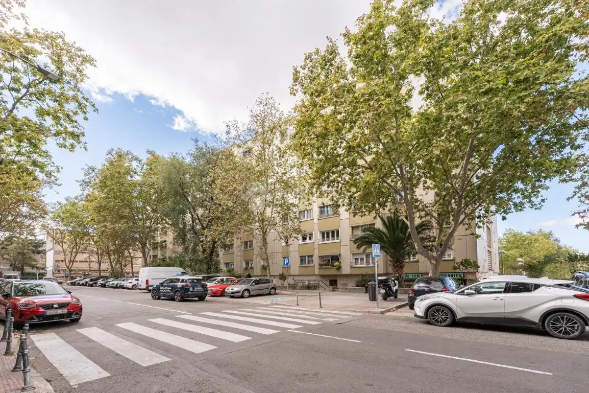Vista exterior de Pis en venda en Fuencarral - El Pardo