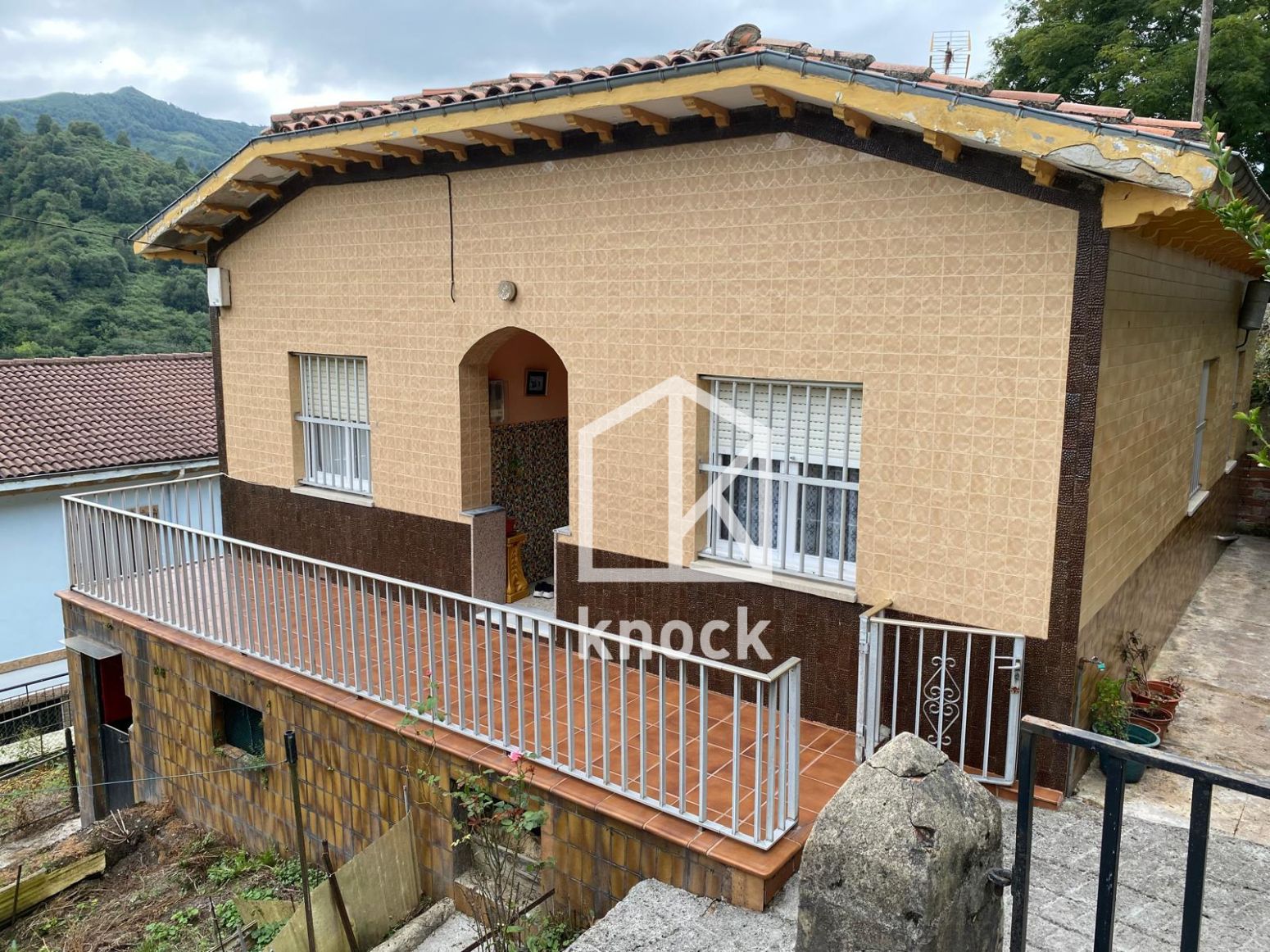 Vista exterior de Casa o xalet en venda en Langreo amb Calefacció