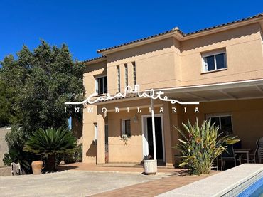Chalet con piscina en venta en Escandinavia - Cautivador