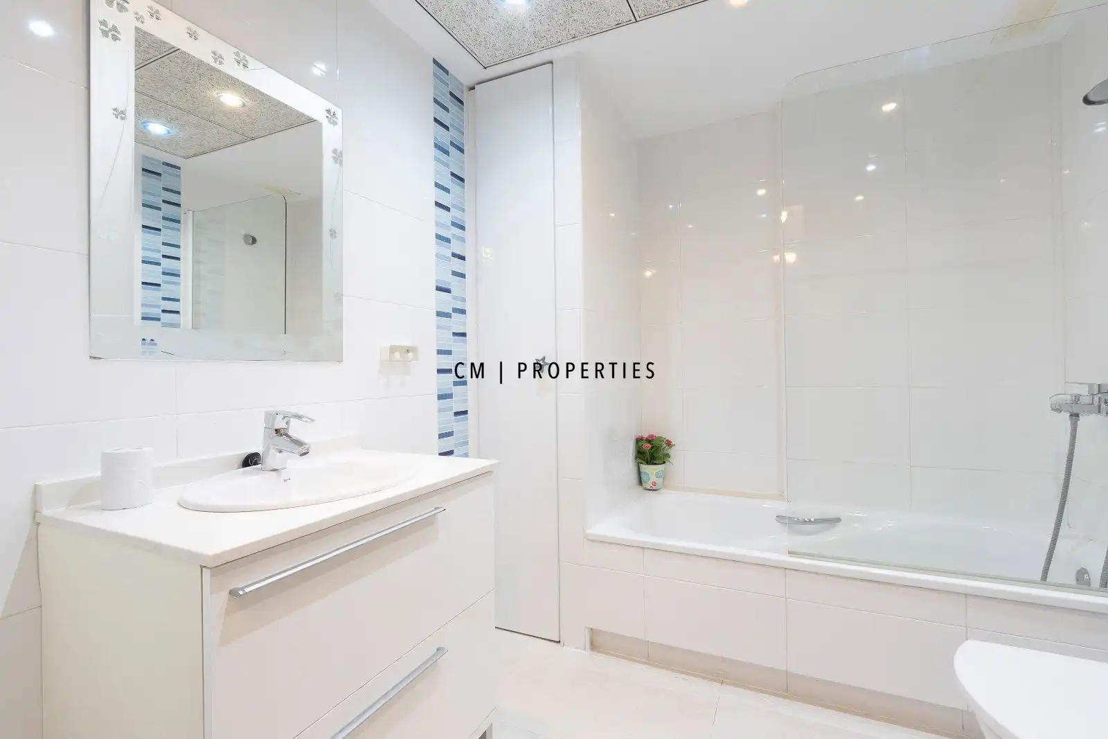 Bathroom of Flat for rent in Alboraya  with Air Conditioner, Terrace and Swimming Pool