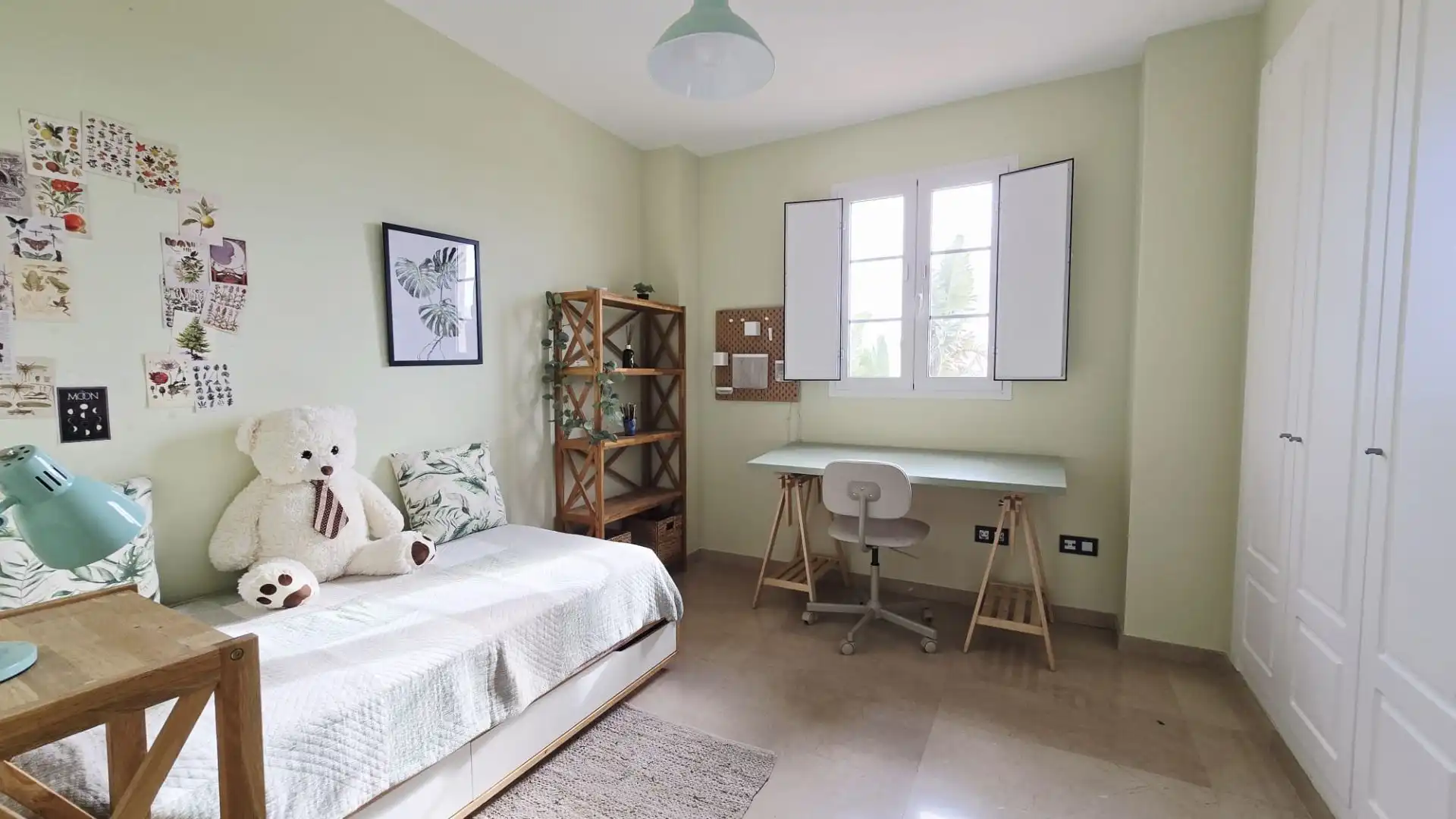 Dormitori de Casa o xalet en venda en Finestrat amb Aire condicionat, Jardí privat i Traster