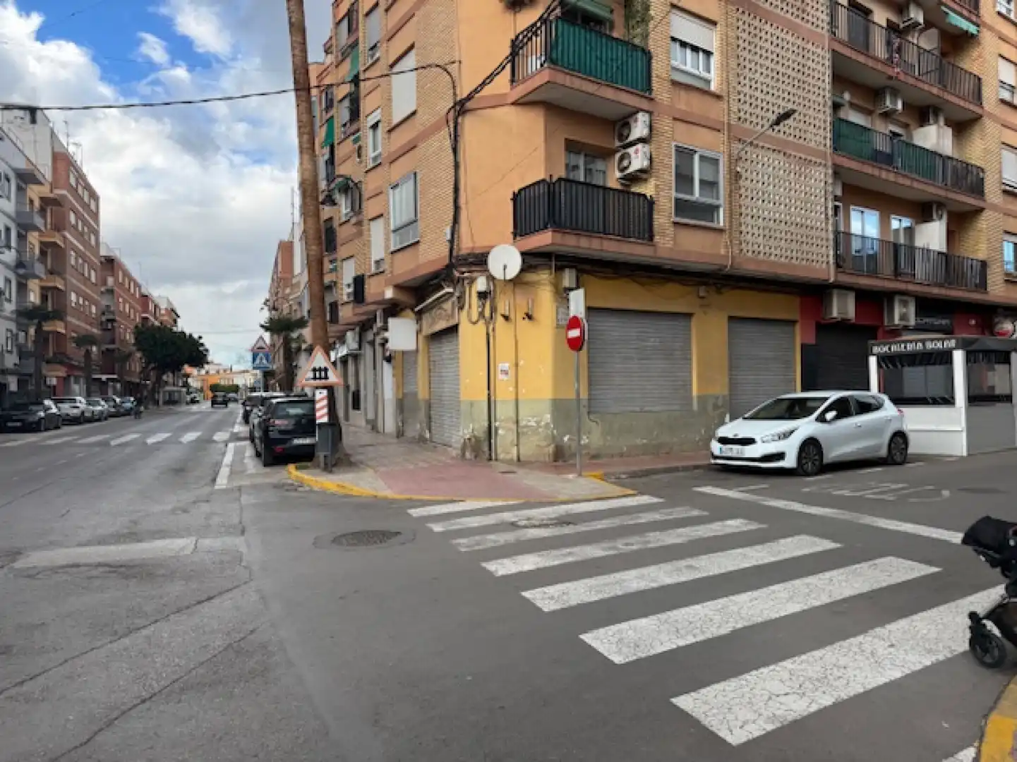 Vista exterior de Local de alquiler en Museros