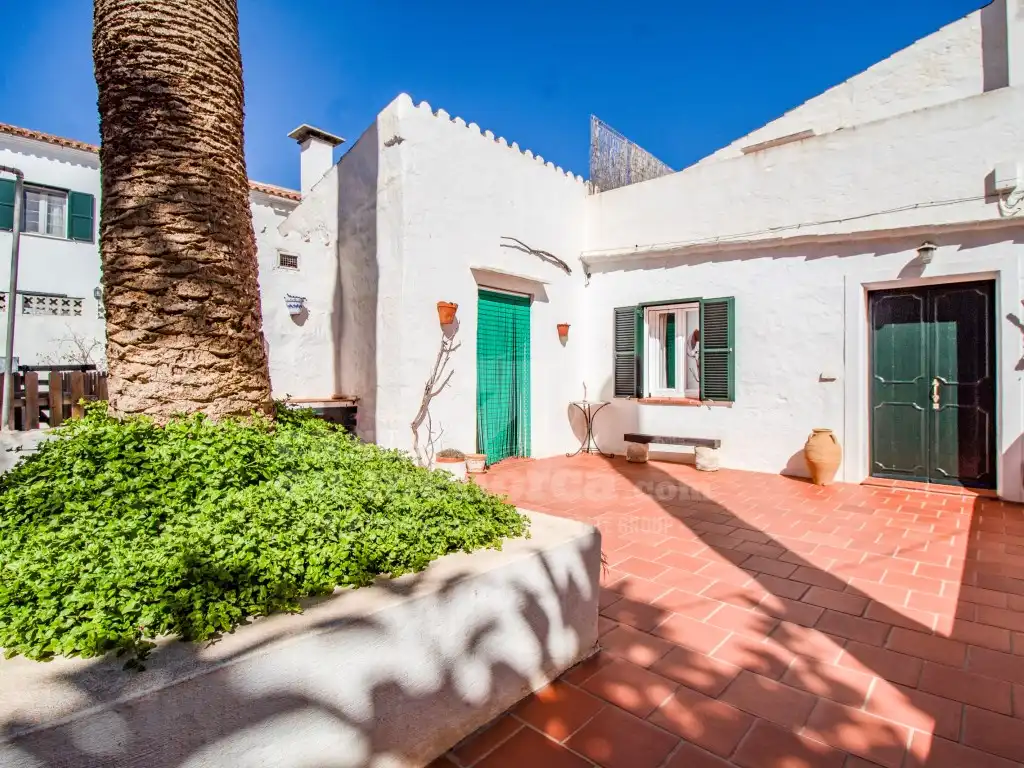 Außenansicht von Haus oder Chalet zum Verkauf in Sant Lluís mit Terrasse