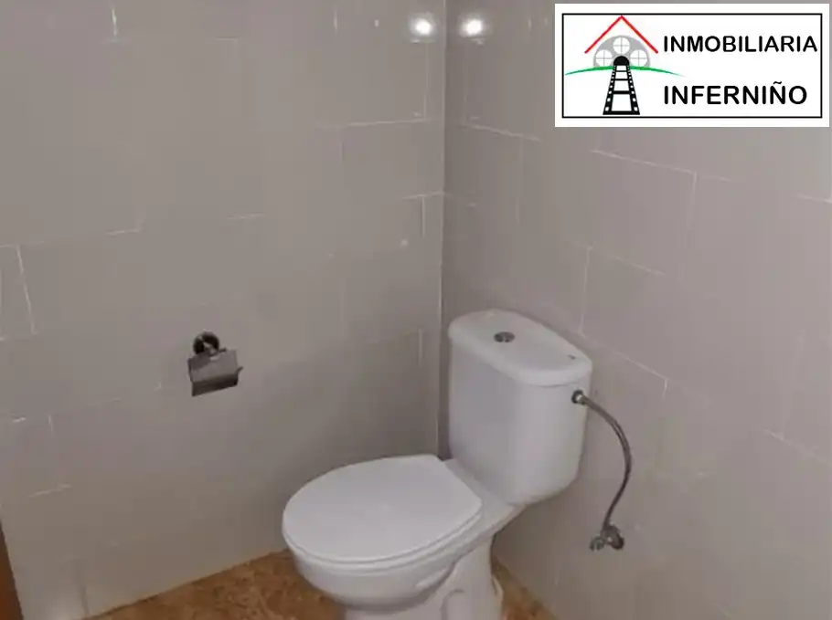 Bathroom of Houses for sale in Ferrol