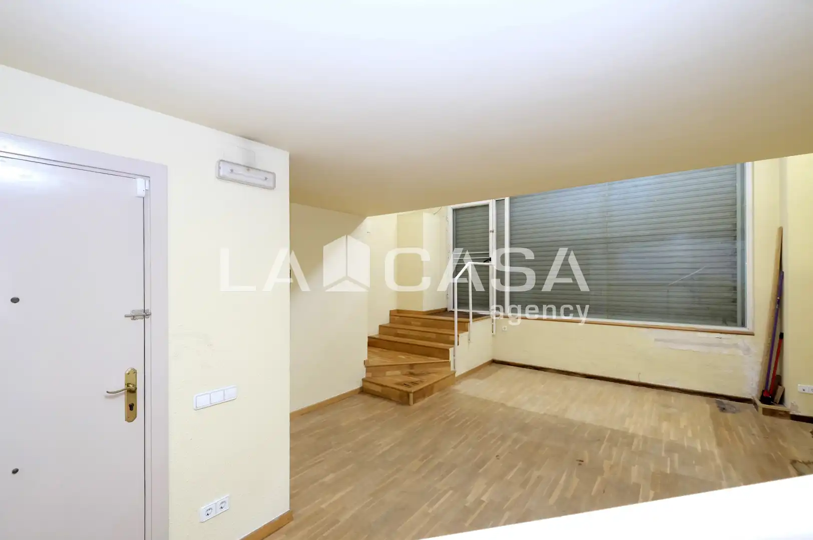 Local comercial en venda a Nou Barris, imagen 2