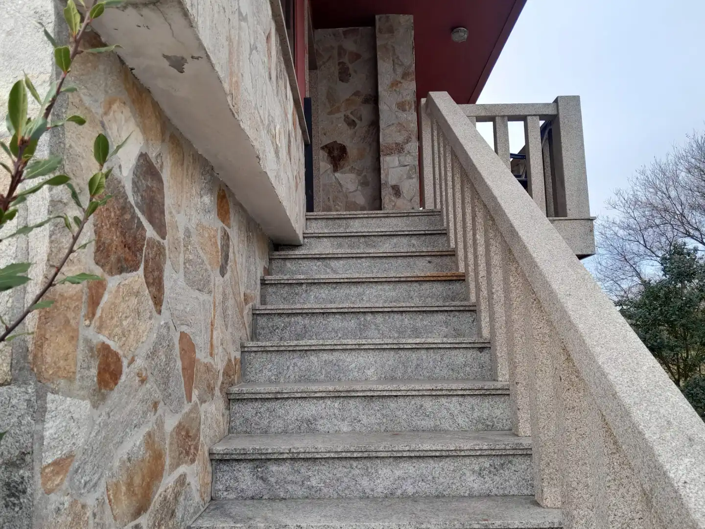 Vista exterior de Casa o xalet en venda en Ribeira amb Calefacció, Jardí privat i Parquet