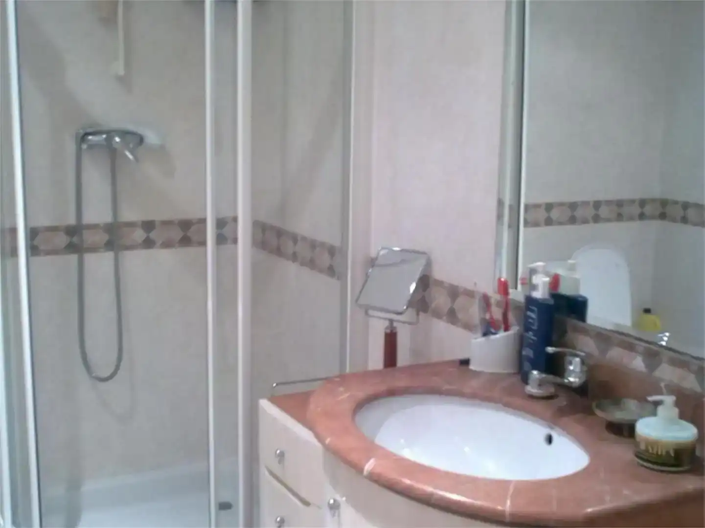 Bany de Pis en venda en Valle de Egüés / Eguesibar amb Jardí privat, Parquet i Traster