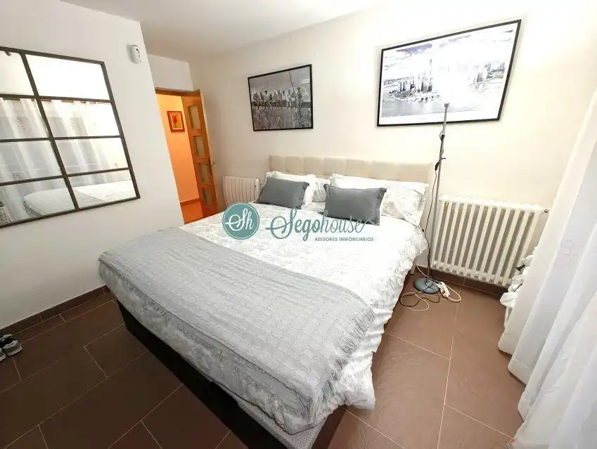 Habitación de Piso en venta en Segovia con Calefacción, Terraza y Amueblado