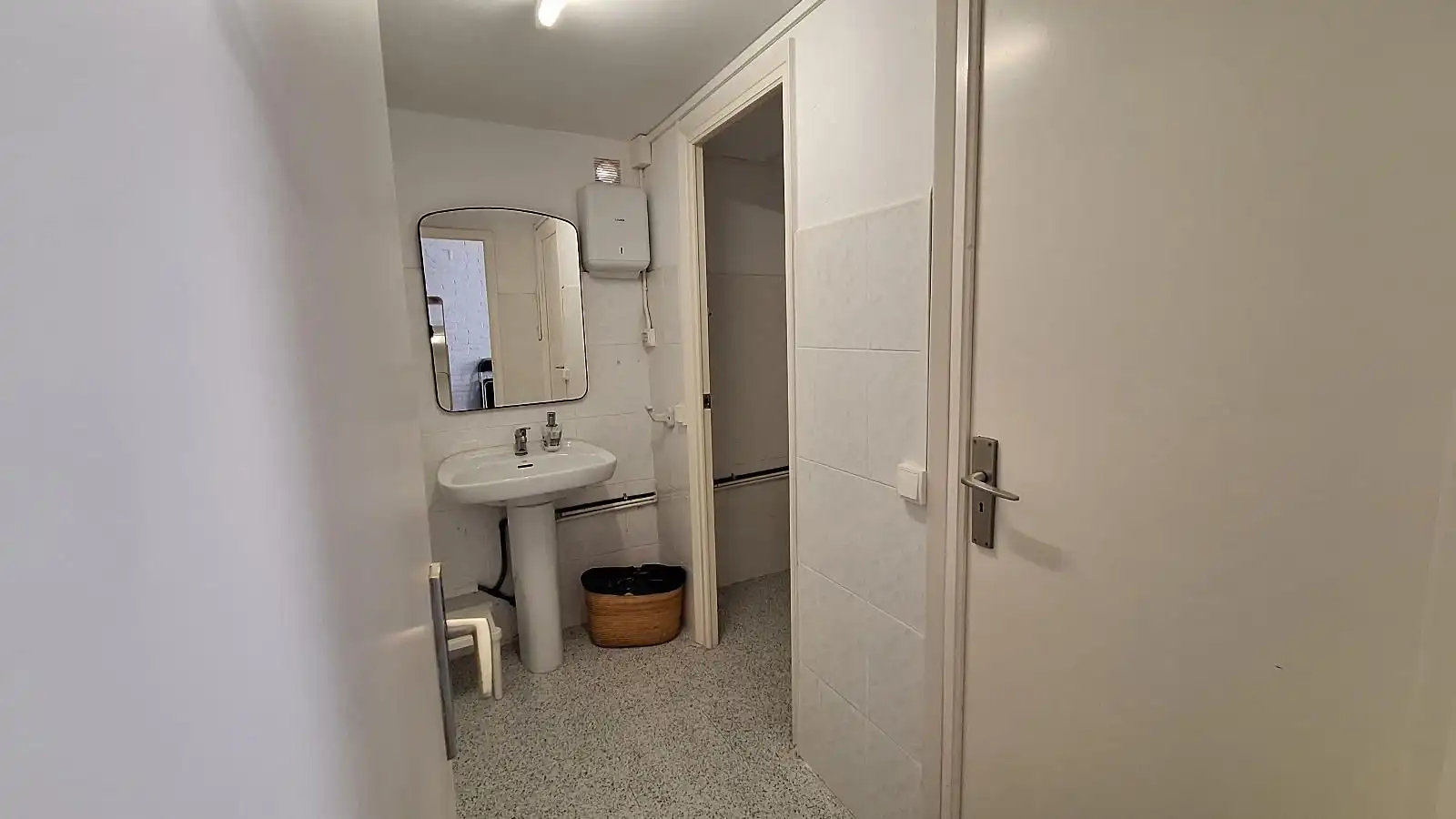 Badezimmer von Büro zur Miete in Barcelona