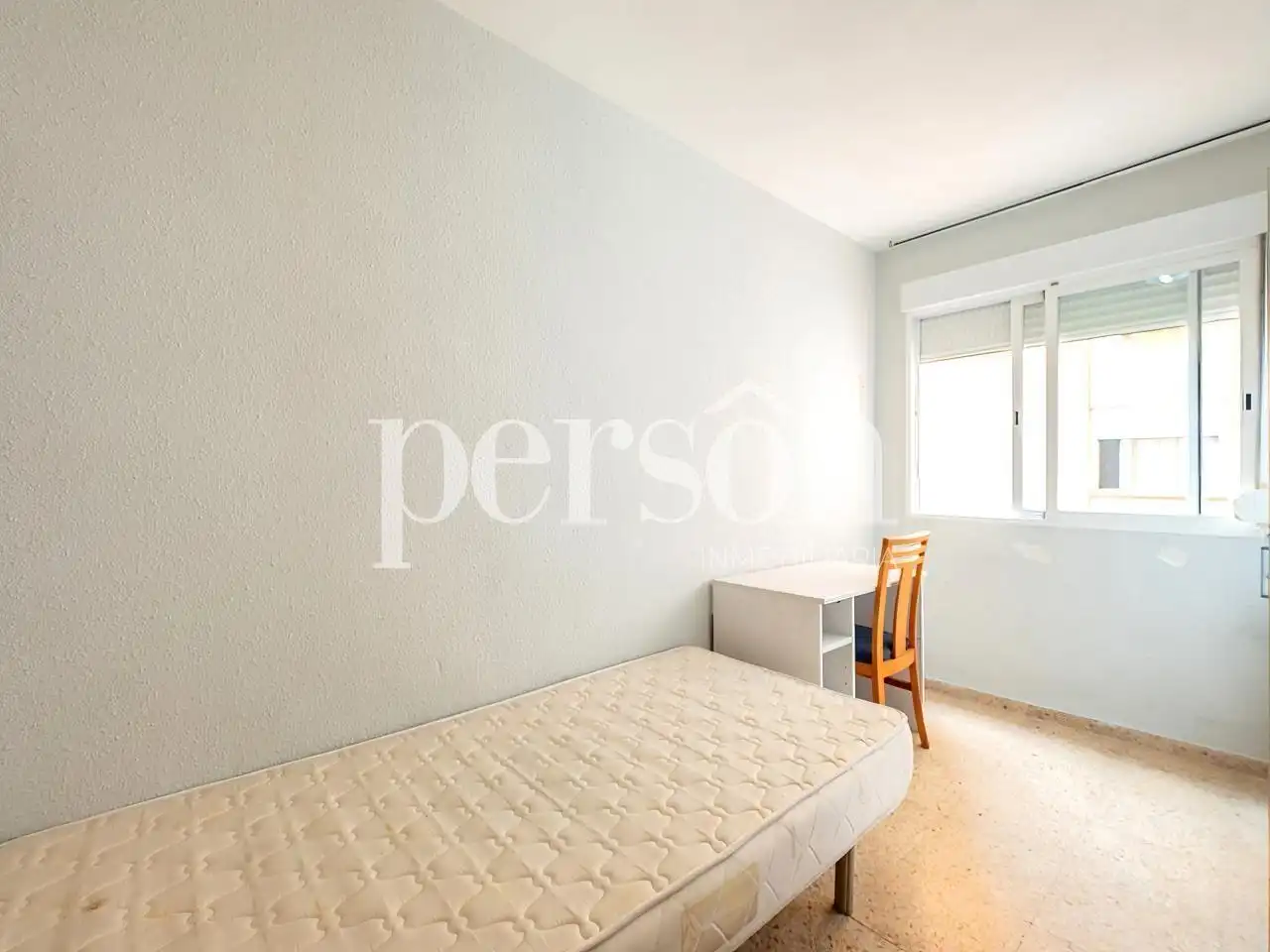 Habitación de Piso de alquiler en Valencia con Aire acondicionado, Amueblado y Balcón