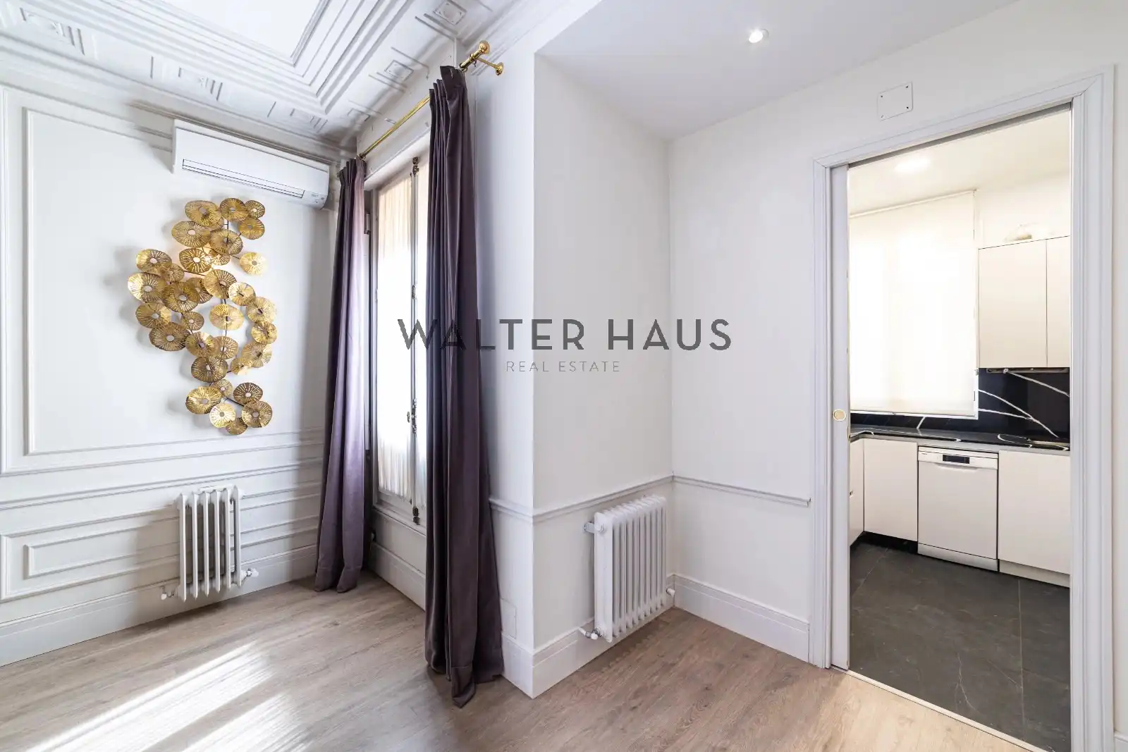 Bedroom of Flat for sale in Madrid  with Air Conditioner, Heating and Oven