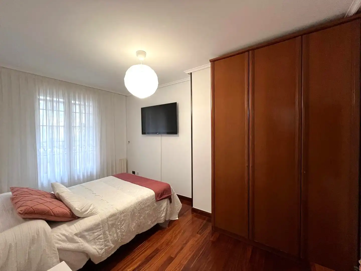 Habitación de Piso en venta en Castro-Urdiales con Calefacción, Terraza y Horno