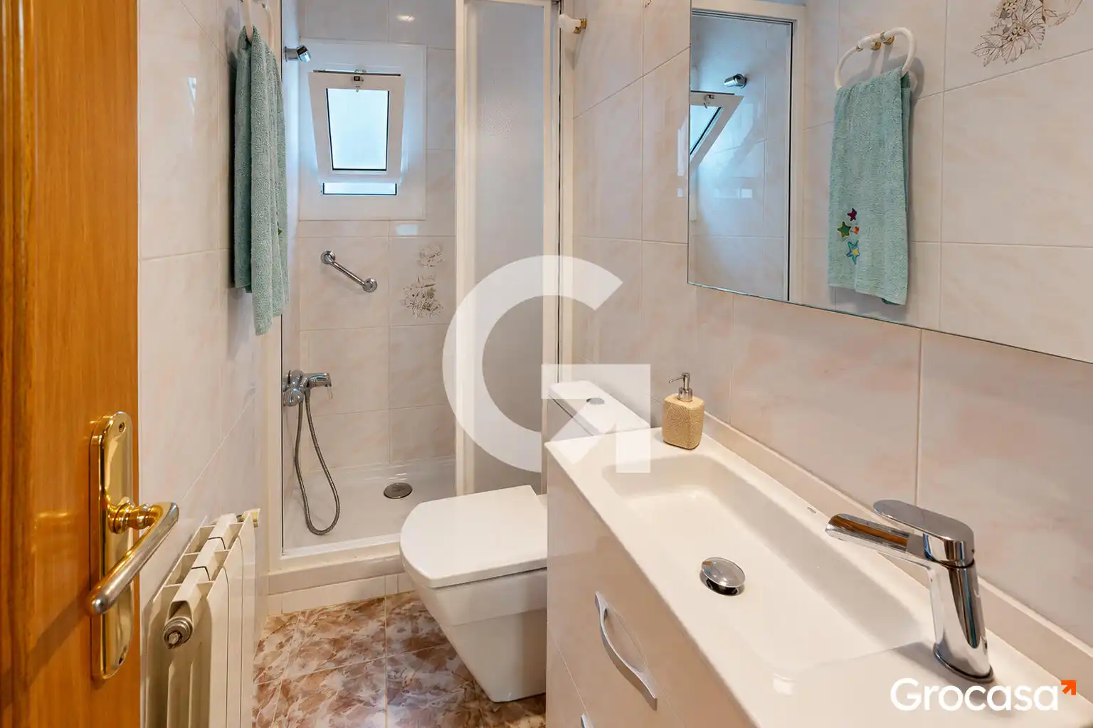 Bathroom of Flat for sale in Nou Barris