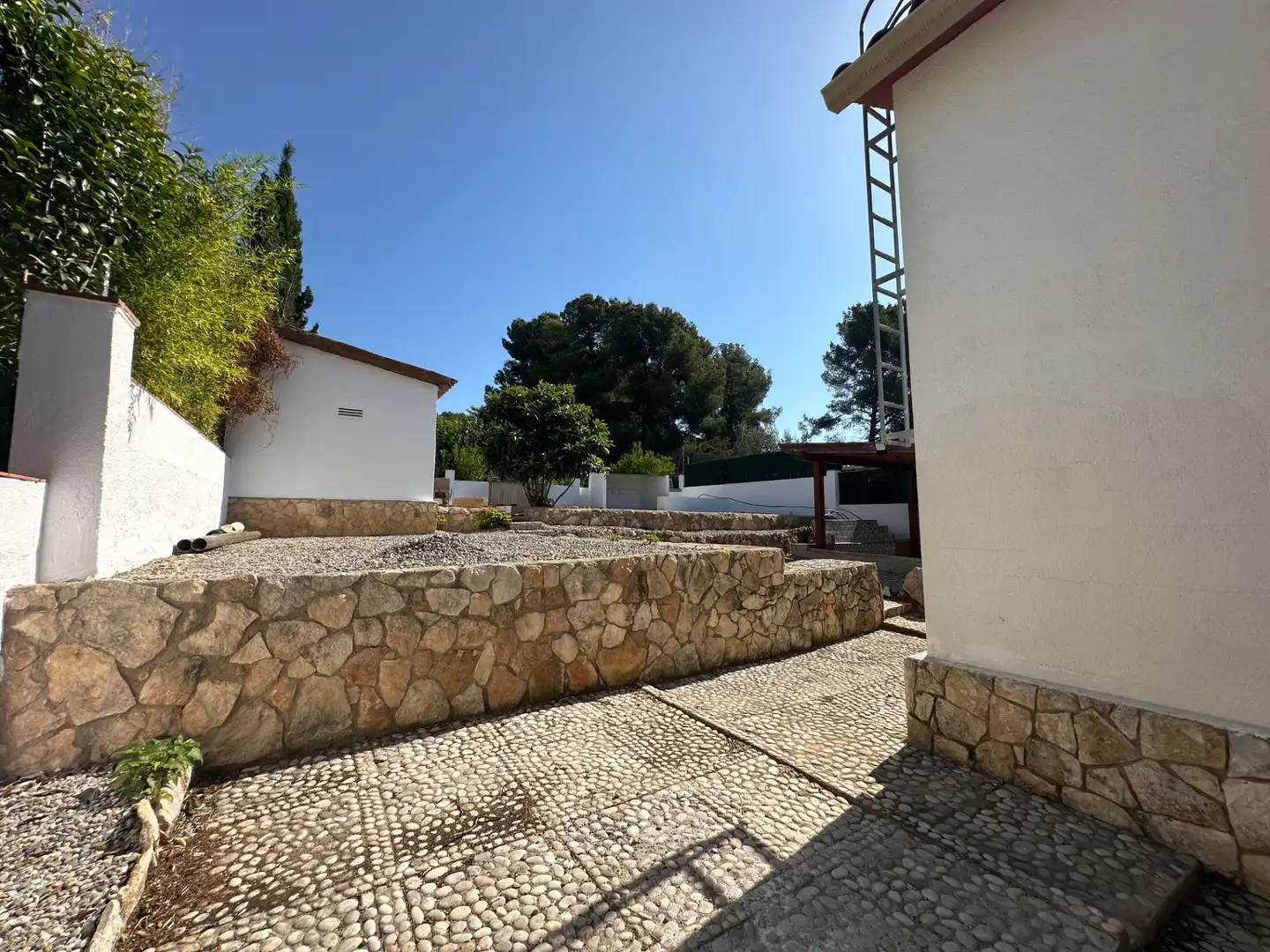 Vista exterior de Casa o chalet en venta en La Pobla de Montornès   con Aire acondicionado, Calefacción y Jardín privado