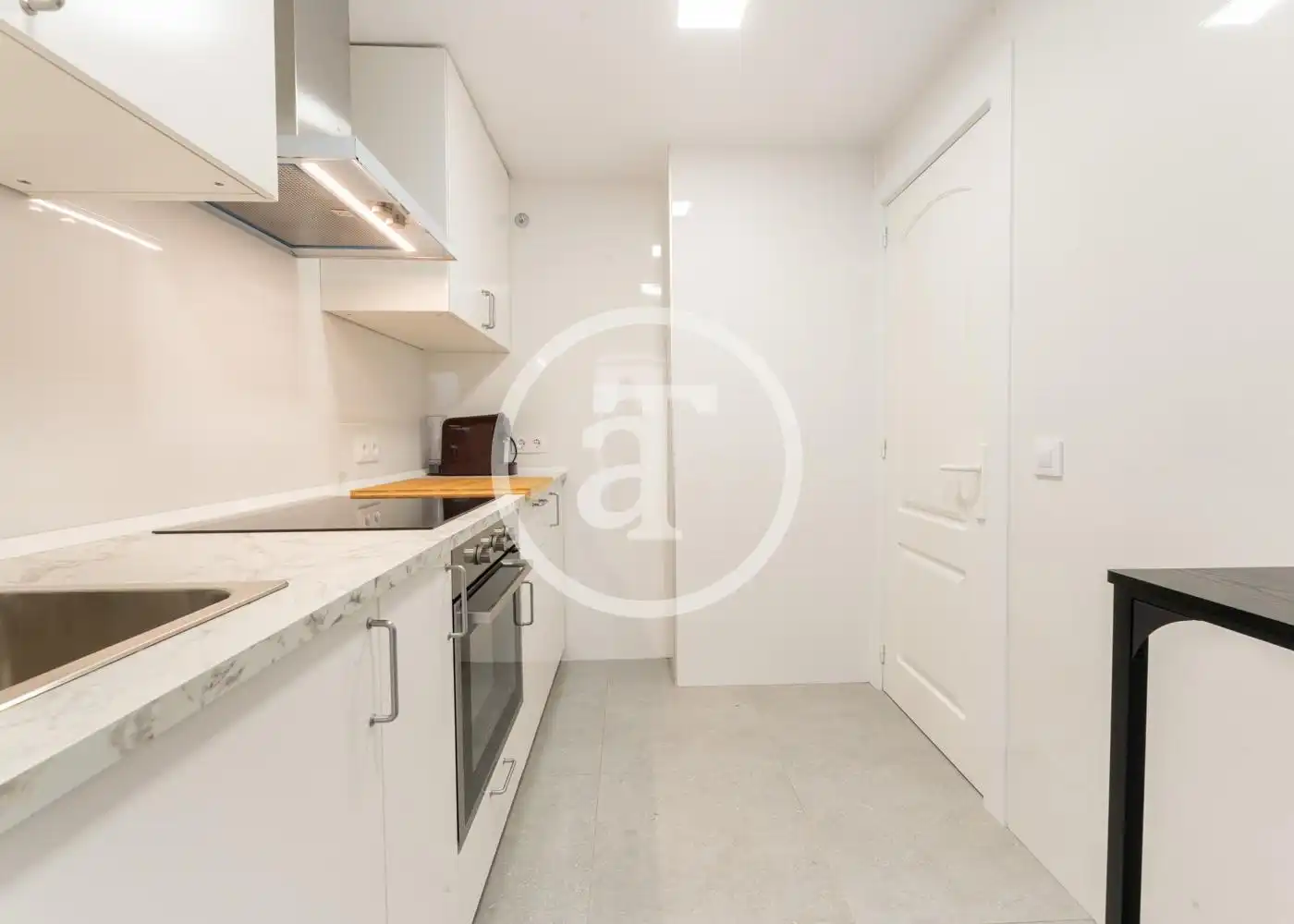 Flat for rent in Calle de Fereluz, Valdeacederas