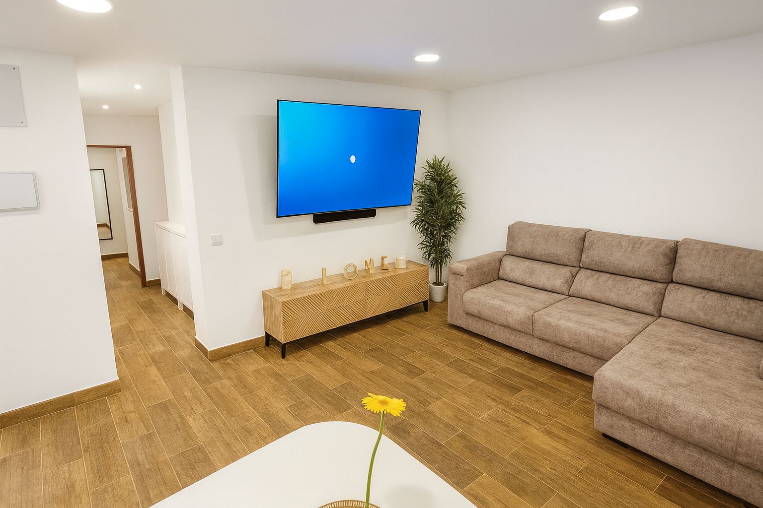 Sala de estar de Casa adosada en venta en Las Palmas de Gran Canaria con Trastero y Internet