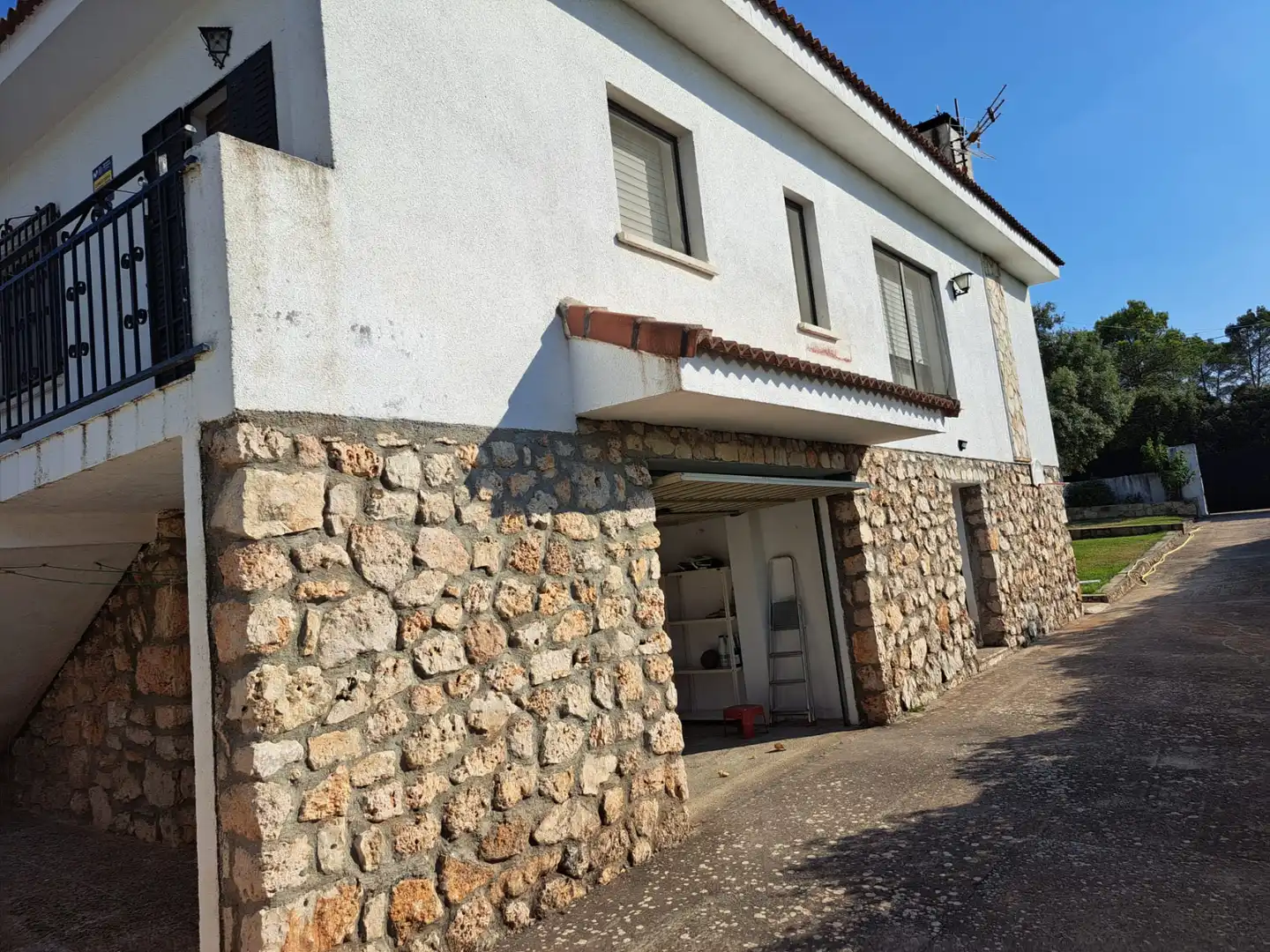 Vista exterior de Casa o xalet en venda en Albalate de Zorita amb Calefacció, Jardí privat i Terrassa