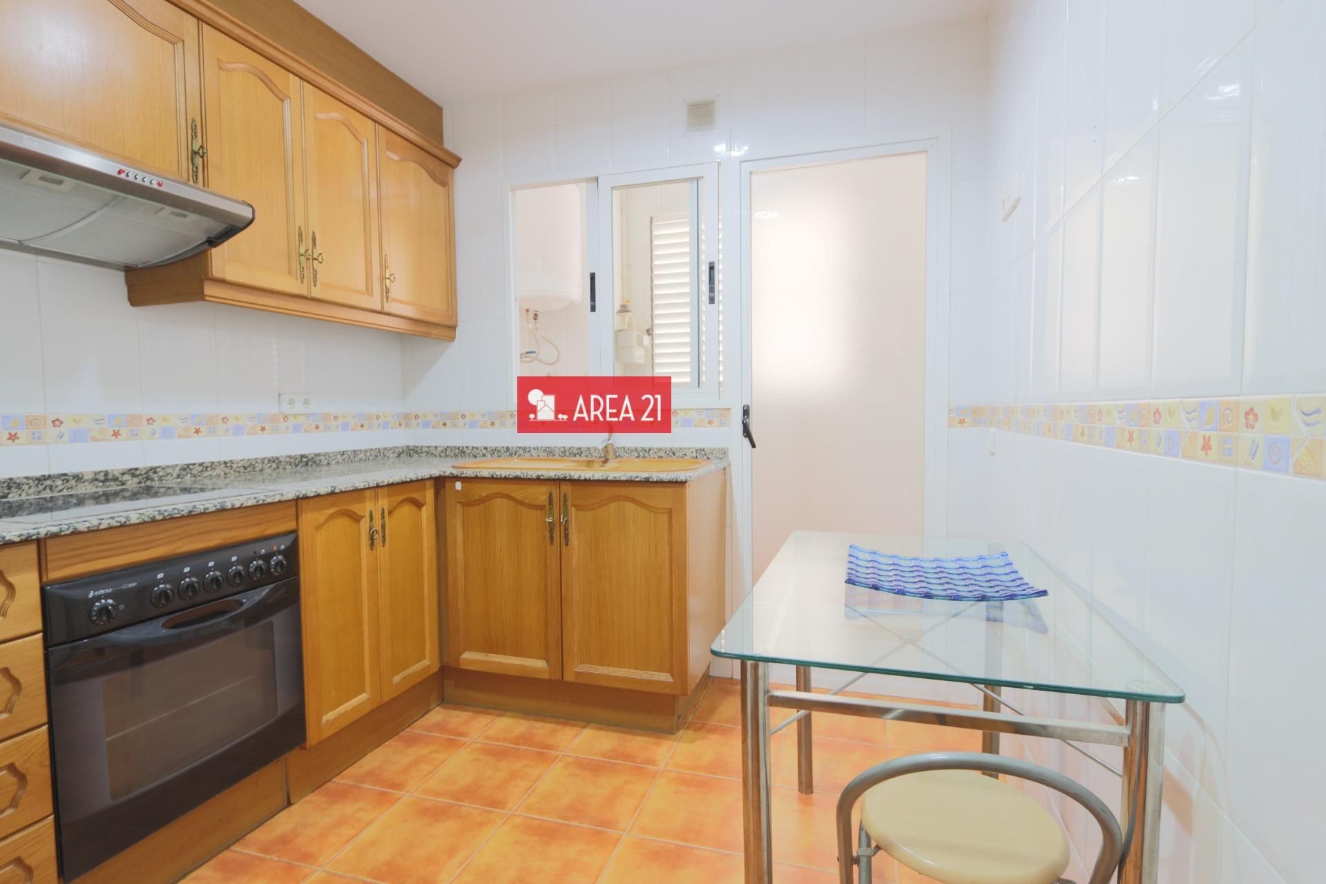 Cuina de Pis en venda en La Pobla de Vallbona amb Traster