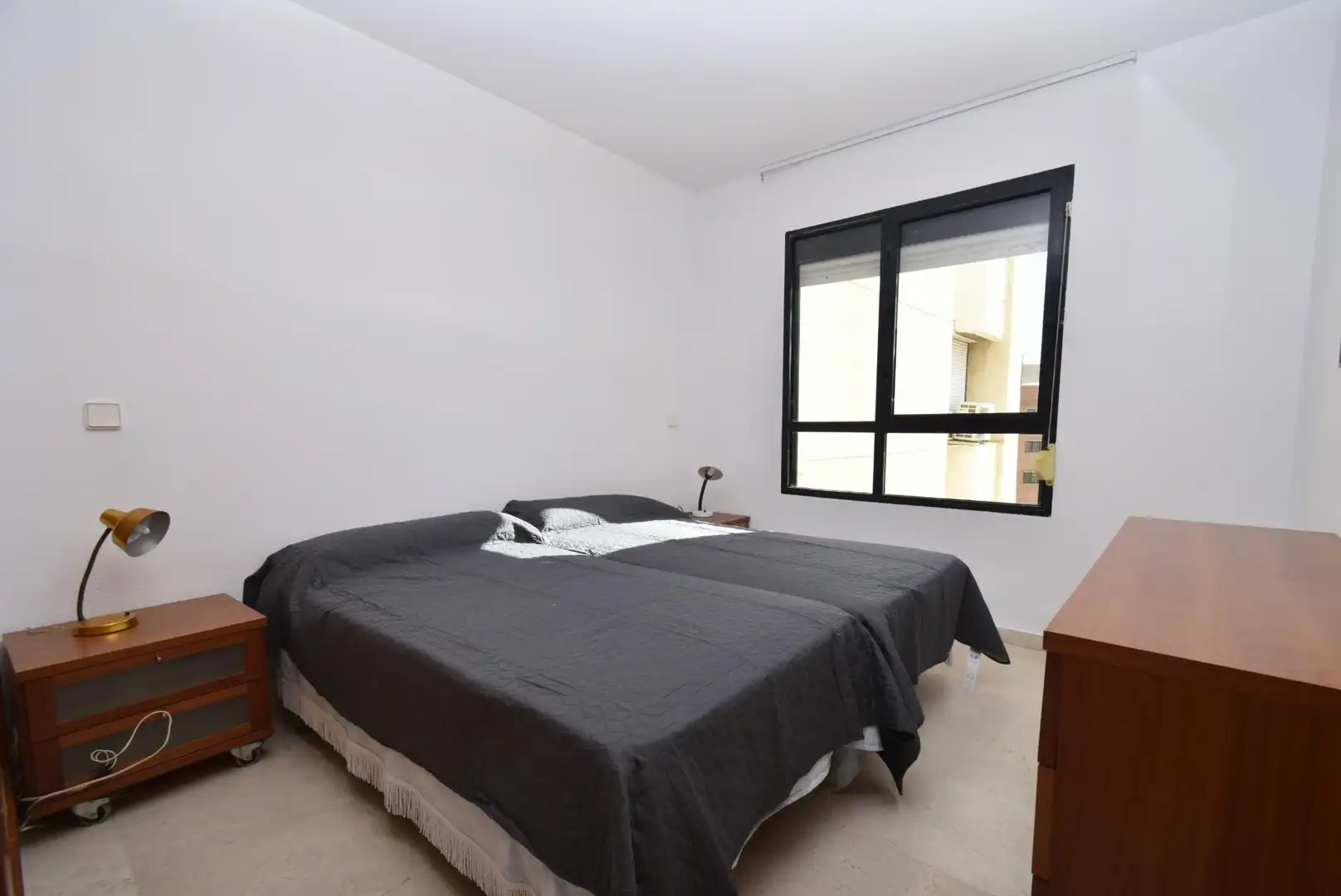 Habitación de Apartamento en venta en Benidorm con Amueblado y Piscina comunitaria