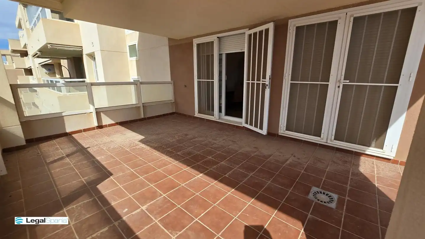Terrasse von Wohnungen zum Verkauf in La Manga del Mar Menor mit Klimaanlage, Heizung und Privatgarten