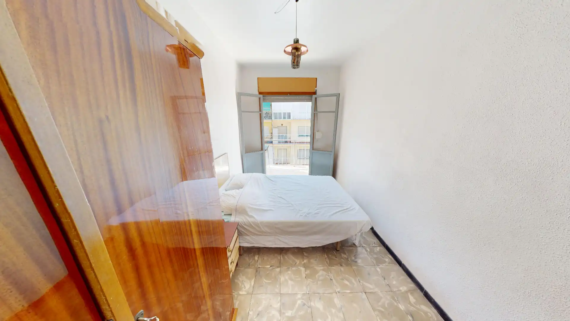 Habitación de Piso en venta en Alicante / Alacant con Terraza y Balcón