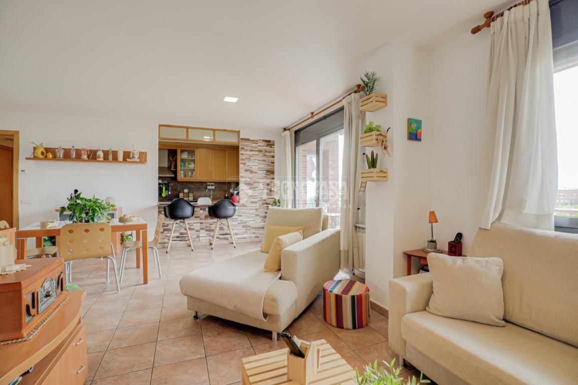 Living room of Flat for sale in Ripollet  with Air Conditioner, Heating and Terrace
