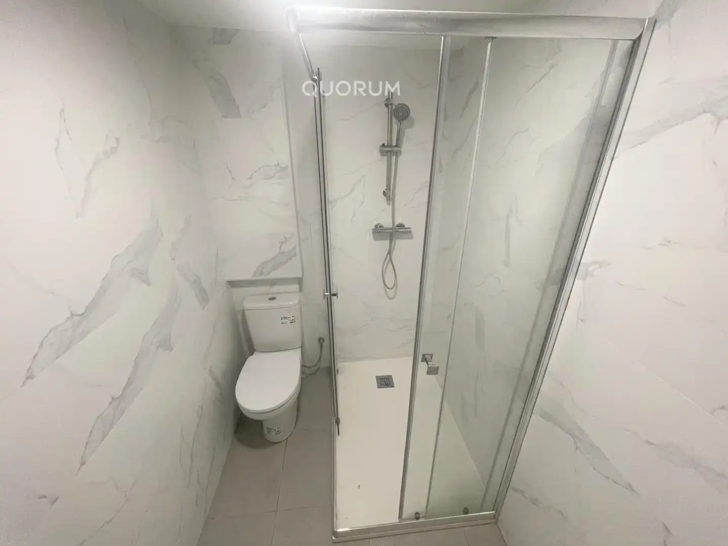 Baño de Piso en venta en Bilbao  con Balcón