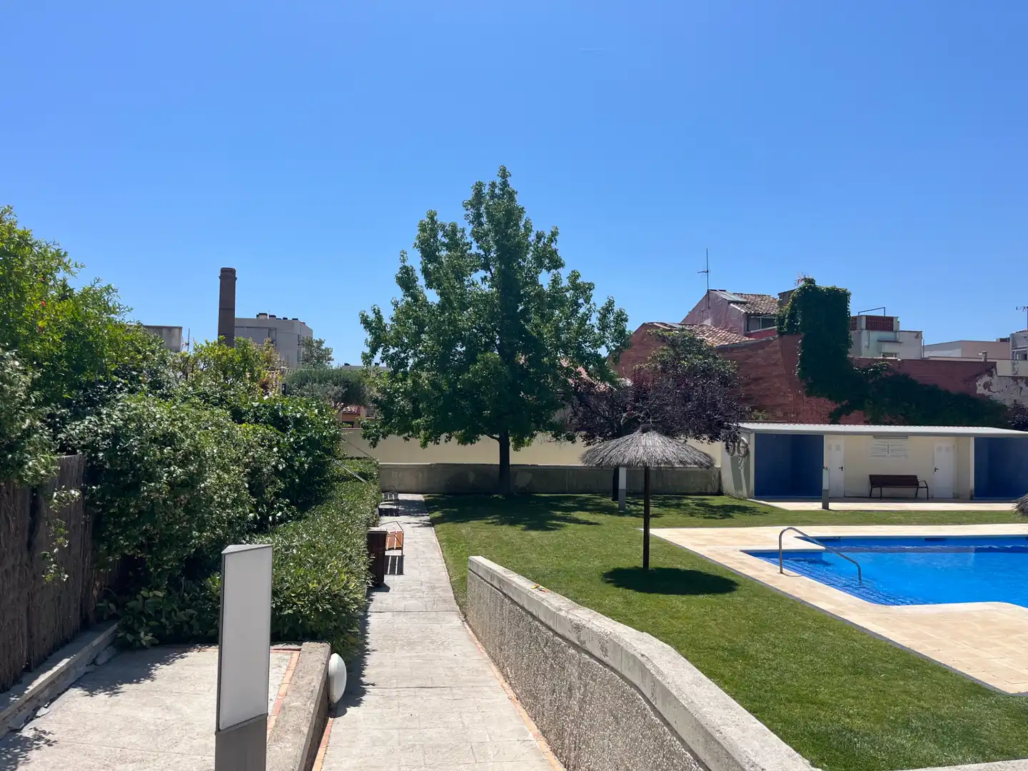 Jardí de Pis de lloguer en Terrassa amb Aire condicionat, Calefacció i Jardí privat