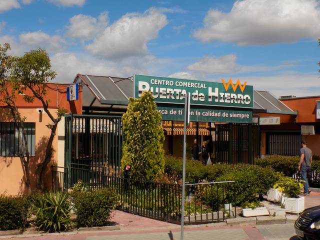 Local comercial en Venta en Calle Leopoldo Alas Clarín, 47 en Peñagrande