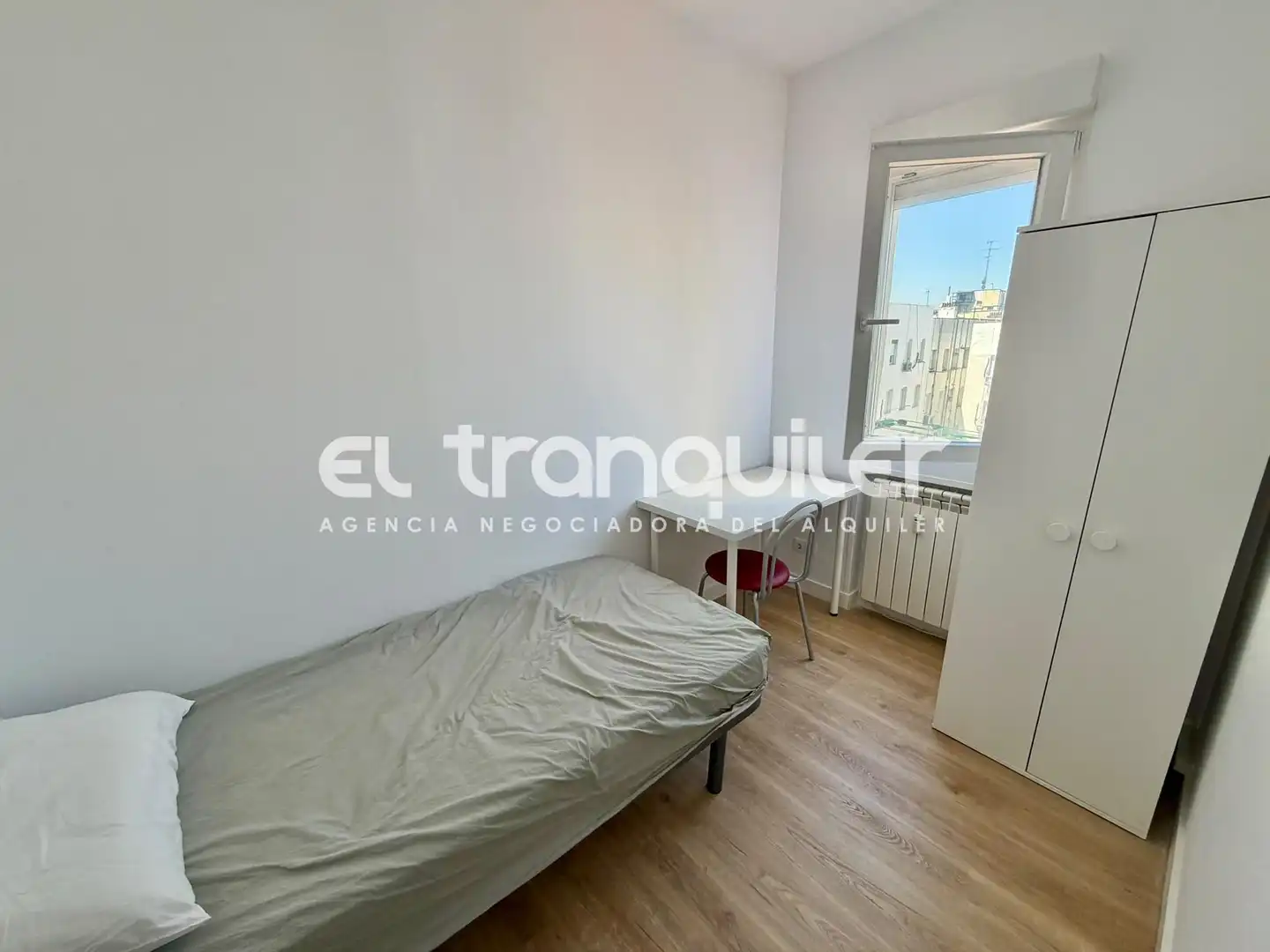 Habitación de Piso de alquiler en Madrid con Aire acondicionado, Amueblado y Lavadora