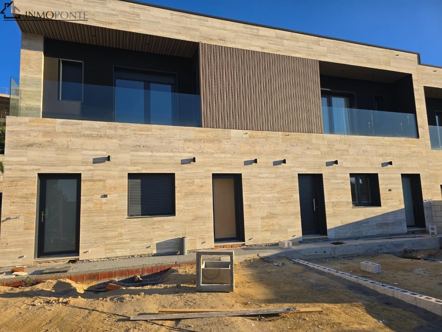 Vista exterior de Casa adosada en venta en Poio