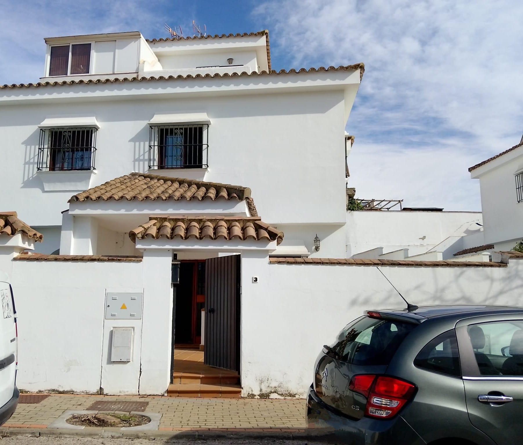 Exterior view of Single-family semi-detached for sale in Medina-Sidonia  with Terrace