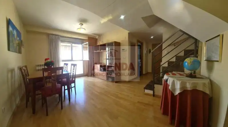 Sala de estar de Dúplex en venta en Zaragoza con Aire acondicionado, Calefacción y Terraza