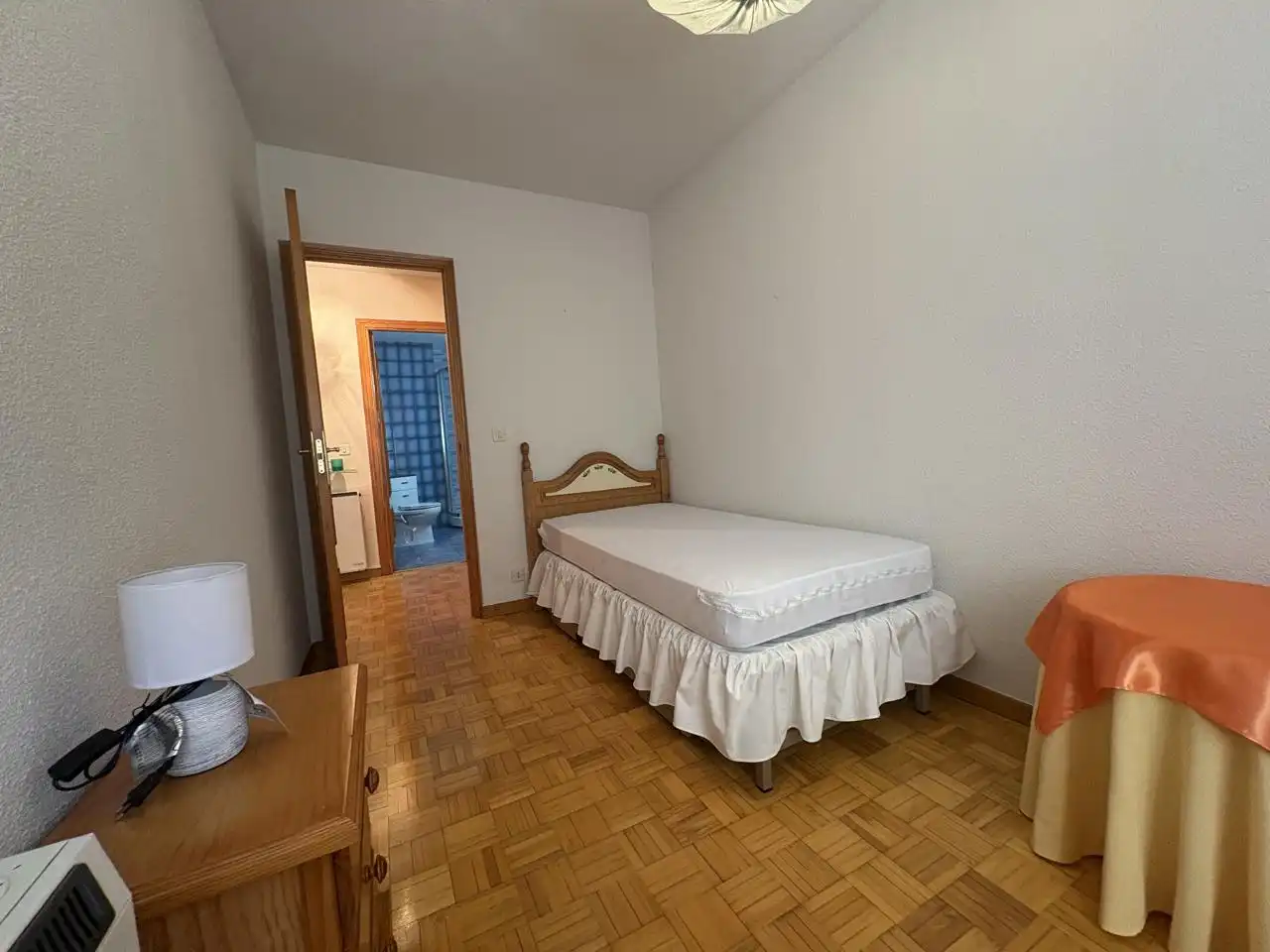 Schlafzimmer von Erdgeschoss zur Miete in San Lorenzo de El Escorial mit Heizung, Parkett und Möbliert