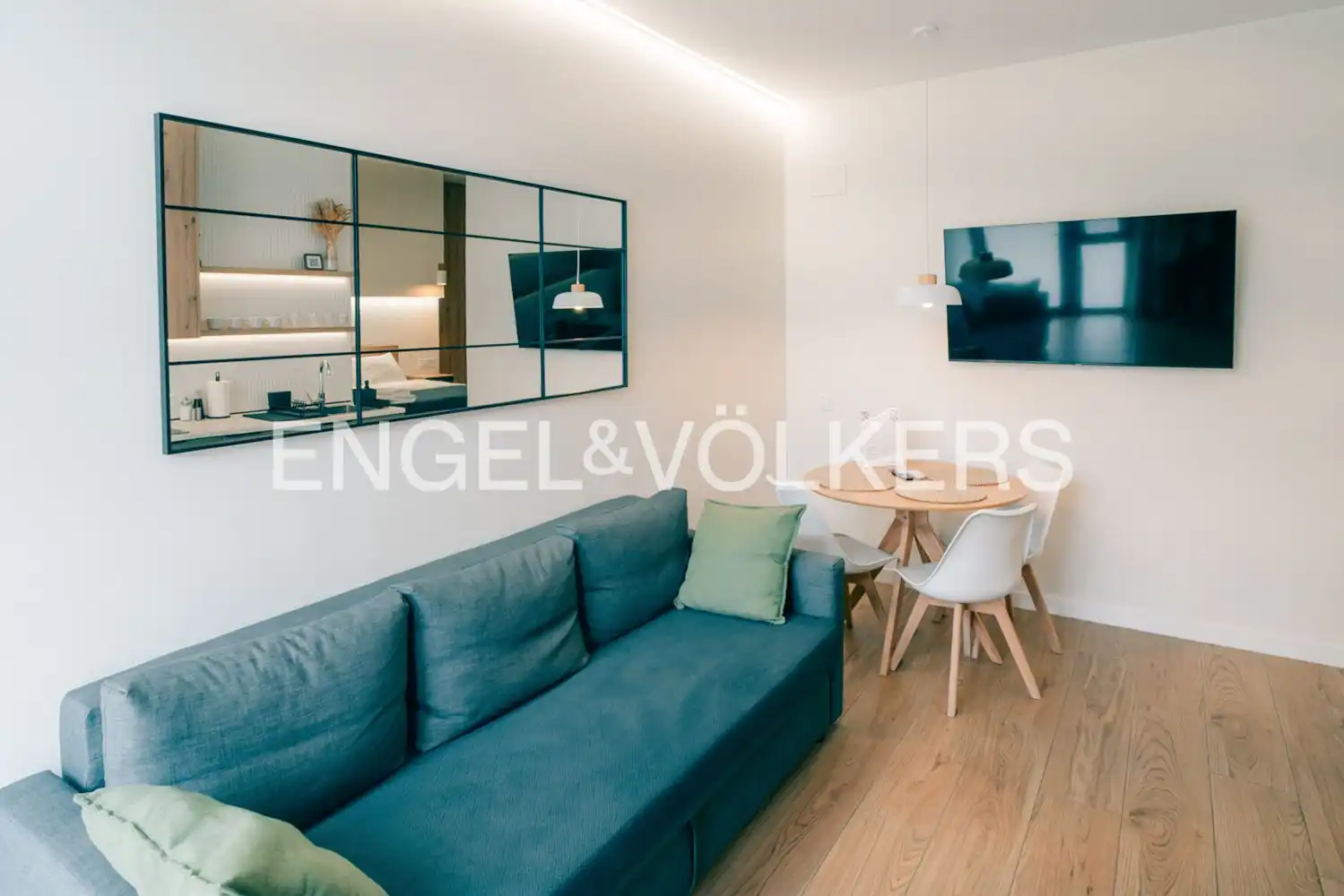 Living room of Apartments for sale in Valencia  with Air Conditioner, Heating and Furnished