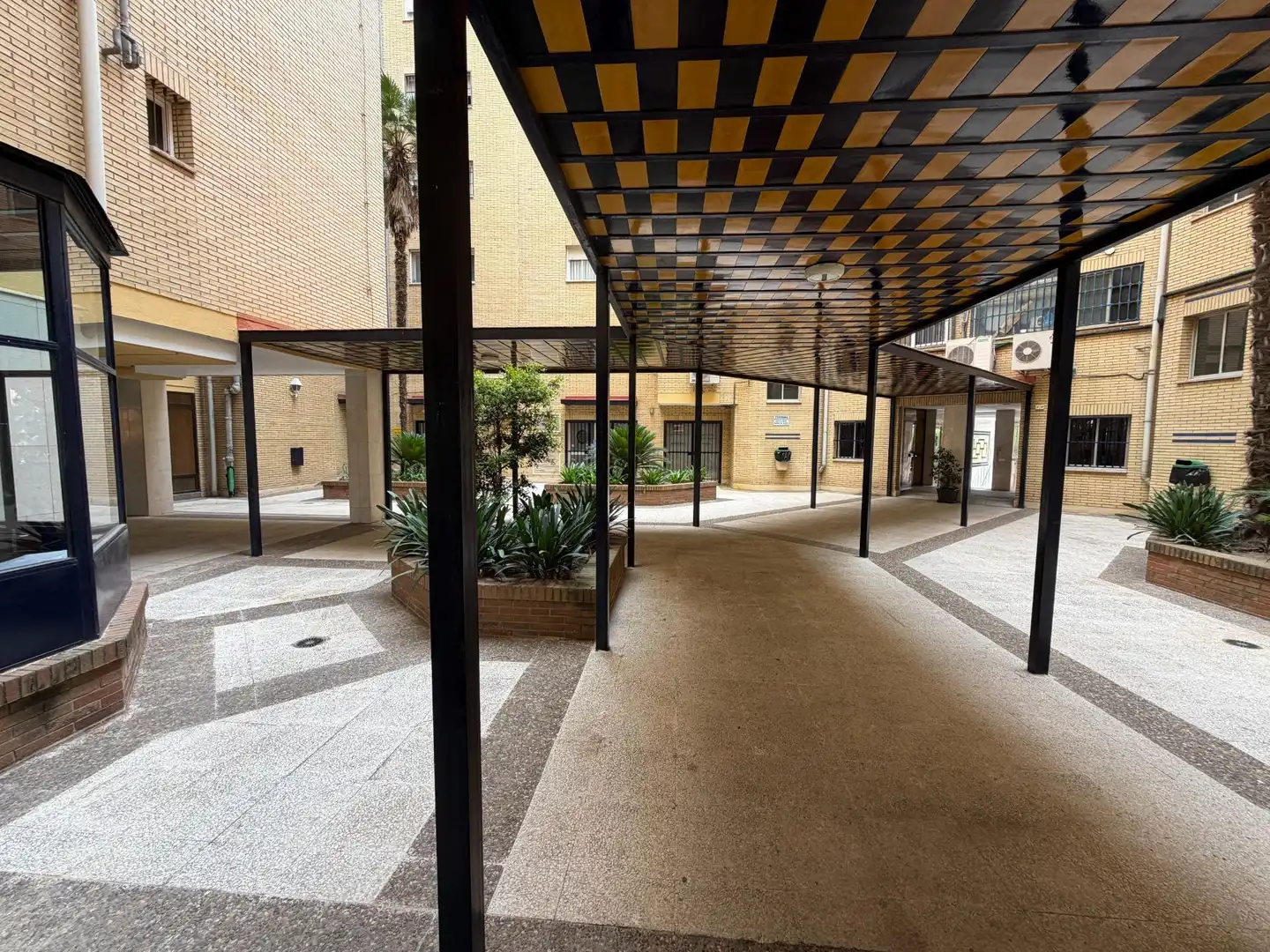 Vista exterior de Piso de alquiler en Sevilla con Aire acondicionado y Terraza