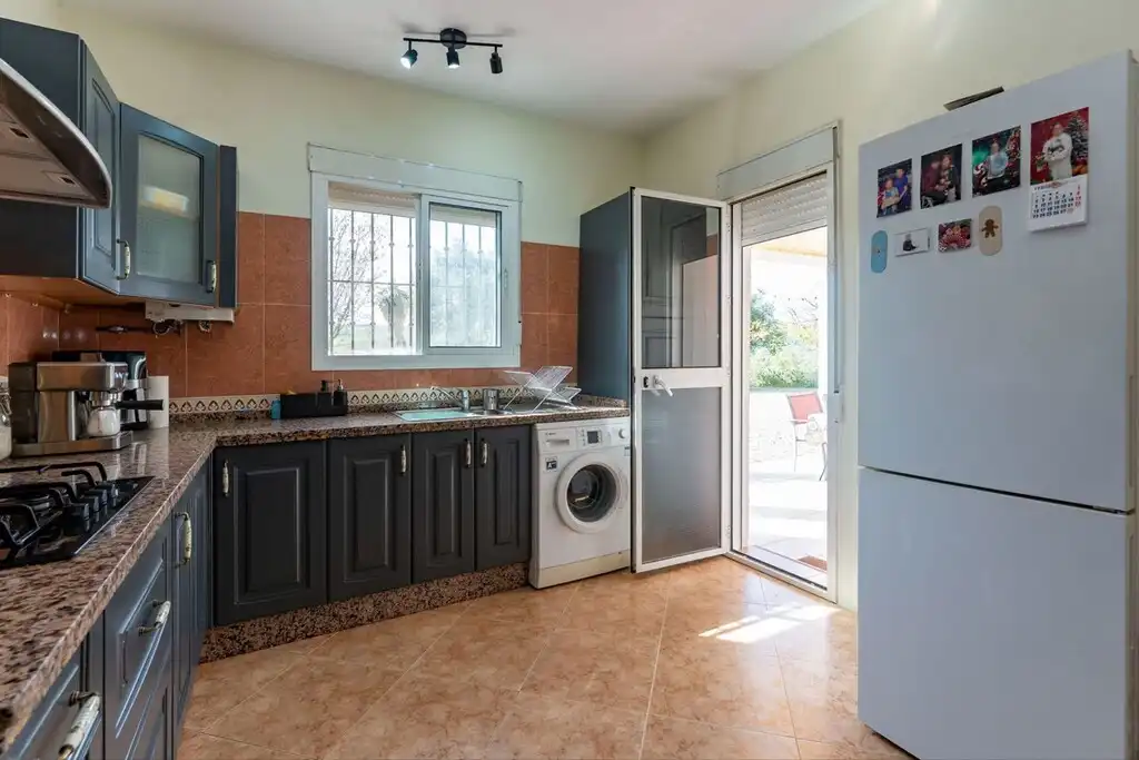 Casa rústica amb piscina en venda a Casarabonela, imagen 13