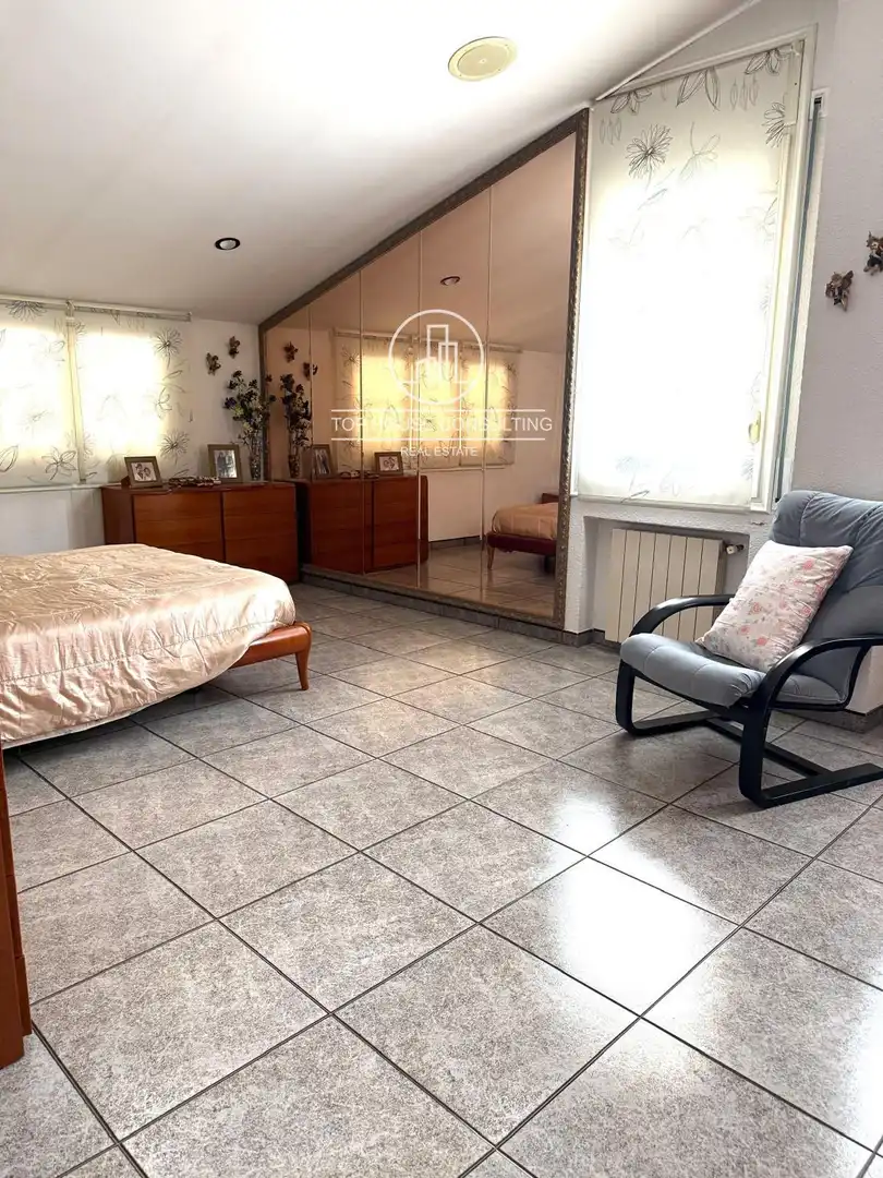 Dormitori de Casa o xalet en venda en Arenys de Munt amb Calefacció, Terrassa i Moblat