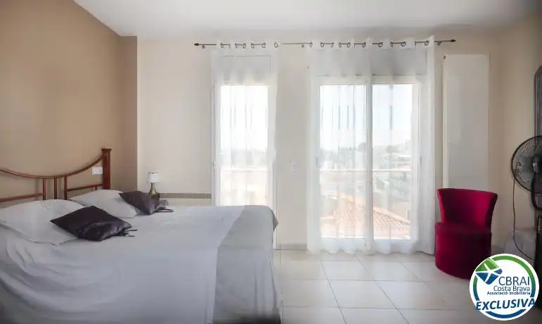 Habitación de Casa adosada en venta en Llançà con Aire acondicionado, Calefacción y Terraza