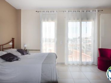Casa bifamiliare con balcone in vendita a Carretera Port de la Selva