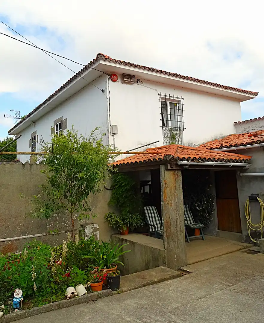 Vista exterior de Finca rústica en venda en Narón amb Calefacció, Jardí privat i Parquet