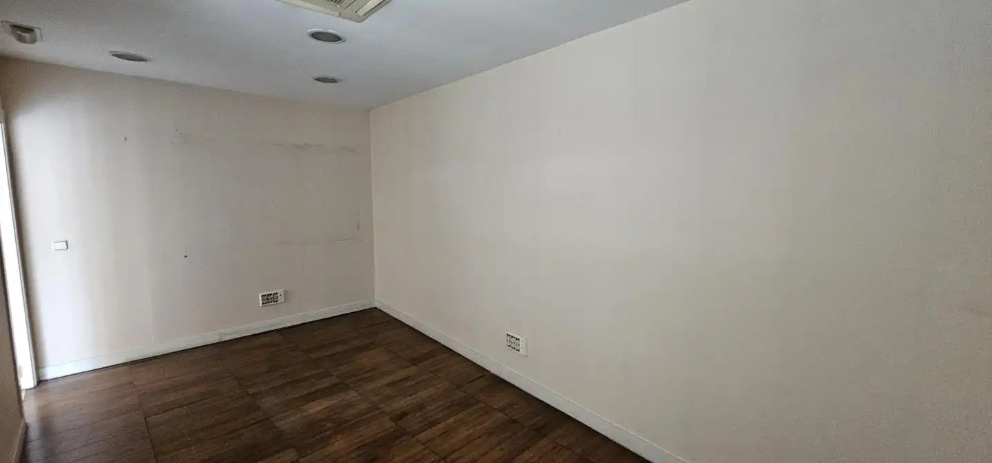 Commercial properties for sale in Avenida del Pinar, Parque Lisboa - La Paz