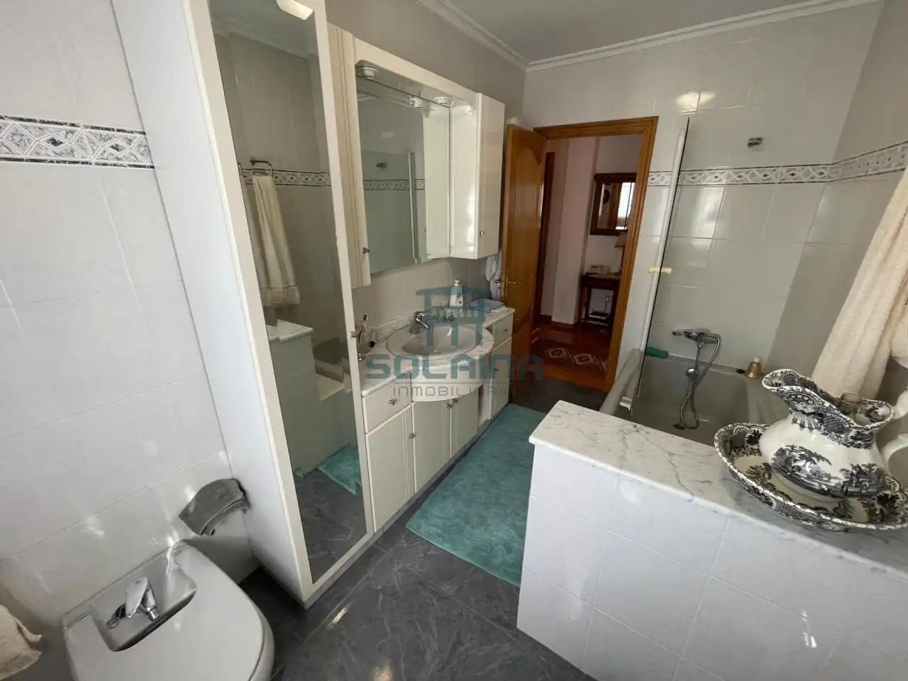 Bathroom of Houses for sale in Ourense Capital   with Heating, Private garden and Terrace