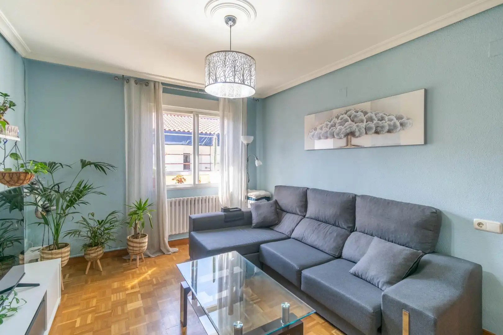 Sala de estar de Piso en venta en  Pamplona / Iruña con Calefacción, Parquet y Balcón
