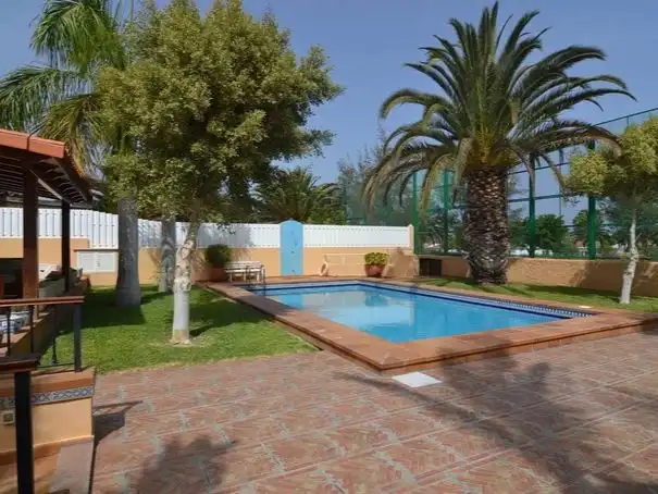 Maison rustique avec piscine à louer à ouroperador Matkatala 12