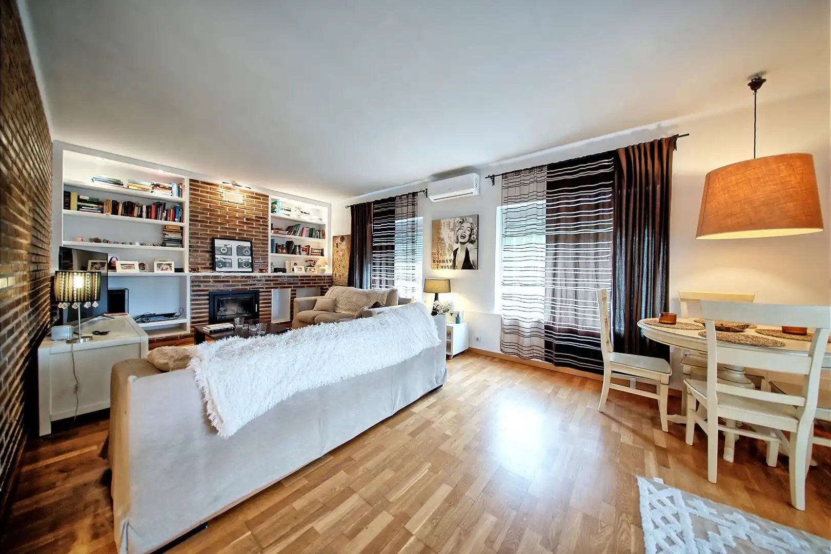 Sala de estar de Casa o chalet en venta en Paterna con Aire acondicionado, Calefacción y Jardín privado
