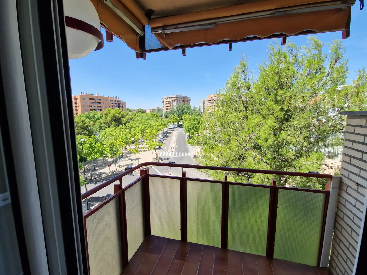 Außenansicht von Wohnung zur Miete in Zaragoza mit Heizung, Möbliert und Ofen