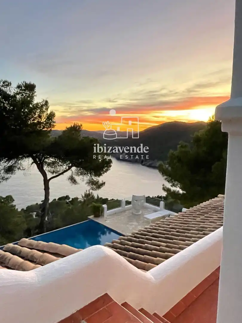 Vista exterior de Casa o xalet de lloguer en Sant Joan de Labritja amb Aire condicionat, Calefacció i Piscina