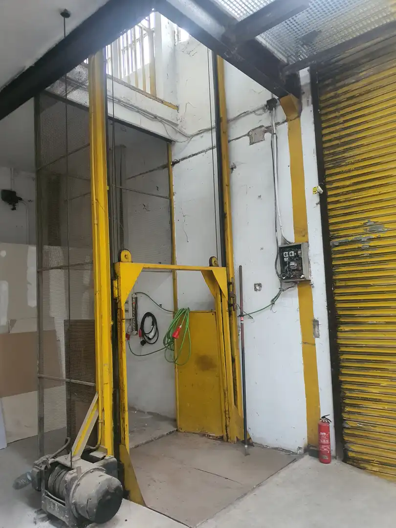 Nave industrial en venta en Sant Fost de Campsentelles